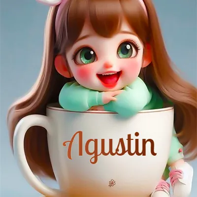 Una niña pequeña con rasgos de dibujos animados, ojos verdes grandes y cabello castaño largo, asoma con una sonrisa amplia dentro de una taza de cerámica blanca grande, apoyando sus manitas en el borde de la taza con un fondo azul claro y tranquilo. El nombre Agustin aparece en el centro de la taza de cerámica blanca.