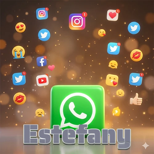 El logotipo de la aplicación WhatsApp domina la escena, rodeado por un divertido grupo de emojis voladores e iconos de redes sociales iluminados sobre un fondo dorado brillante. El nombre Estefany está escrito en el diseño.
