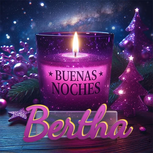 Vela morada brillante dentro de un vaso de vidrio, con la frase 'BUENAS NOCHES', rodeada de adornos festivos brillantes y pequeños árboles de Navidad bajo un cielo nocturno estrellado. El nombre aparece en un marco de vidrio transparente rectangular debajo del vaso. Nombre personalizado: Bertha.