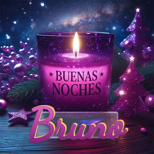 Vela morada brillante dentro de un vaso de vidrio, con la frase 'BUENAS NOCHES', rodeada de adornos festivos brillantes y pequeños árboles de Navidad bajo un cielo nocturno estrellado. El nombre aparece en un marco de vidrio transparente rectangular debajo del vaso. Nombre personalizado: Bruno.