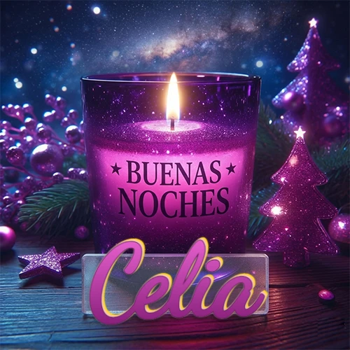 Vela morada brillante dentro de un vaso de vidrio, con la frase 'BUENAS NOCHES', rodeada de adornos festivos brillantes y pequeños árboles de Navidad bajo un cielo nocturno estrellado. El nombre aparece en un marco de vidrio transparente rectangular debajo del vaso. Nombre personalizado: Celia.