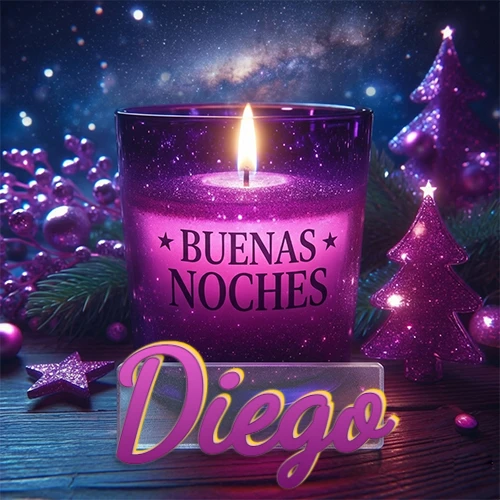 Vela morada brillante dentro de un vaso de vidrio, con la frase 'BUENAS NOCHES', rodeada de adornos festivos brillantes y pequeños árboles de Navidad bajo un cielo nocturno estrellado. El nombre aparece en un marco de vidrio transparente rectangular debajo del vaso. Nombre personalizado: Diego.