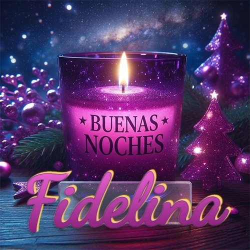 Vela morada brillante dentro de un vaso de vidrio, con la frase 'BUENAS NOCHES', rodeada de adornos festivos brillantes y pequeños árboles de Navidad bajo un cielo nocturno estrellado. El nombre aparece en un marco de vidrio transparente rectangular debajo del vaso. Nombre personalizado: Fidelina.