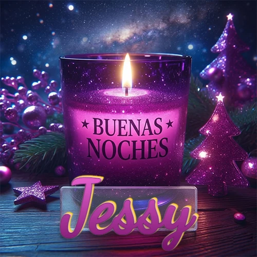 Vela morada brillante dentro de un vaso de vidrio, con la frase 'BUENAS NOCHES', rodeada de adornos festivos brillantes y pequeños árboles de Navidad bajo un cielo nocturno estrellado. El nombre aparece en un marco de vidrio transparente rectangular debajo del vaso. Nombre personalizado: Jessy.