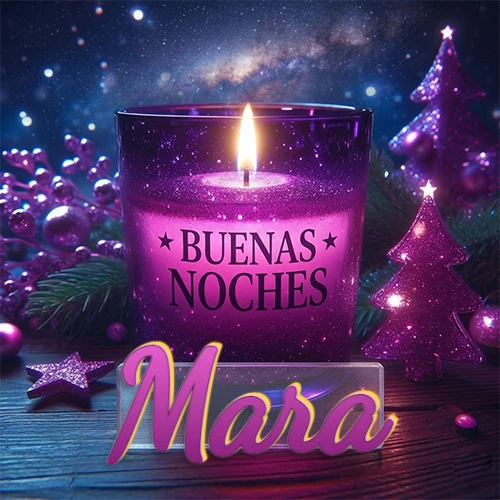 Vela morada brillante dentro de un vaso de vidrio, con la frase 'BUENAS NOCHES', rodeada de adornos festivos brillantes y pequeños árboles de Navidad bajo un cielo nocturno estrellado. El nombre aparece en un marco de vidrio transparente rectangular debajo del vaso. Nombre personalizado: Mara.