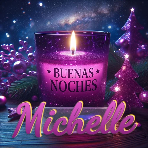 Vela morada brillante dentro de un vaso de vidrio, con la frase 'BUENAS NOCHES', rodeada de adornos festivos brillantes y pequeños árboles de Navidad bajo un cielo nocturno estrellado. El nombre aparece en un marco de vidrio transparente rectangular debajo del vaso. Nombre personalizado: Michelle.