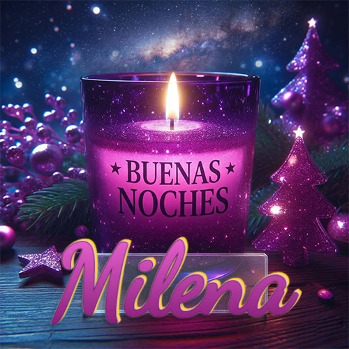 Vela morada brillante dentro de un vaso de vidrio, con la frase 'BUENAS NOCHES', rodeada de adornos festivos brillantes y pequeños árboles de Navidad bajo un cielo nocturno estrellado. El nombre aparece en un marco de vidrio transparente rectangular debajo del vaso. Nombre personalizado: Milena.