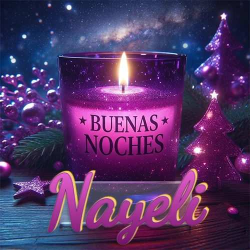 Vela morada brillante dentro de un vaso de vidrio, con la frase 'BUENAS NOCHES', rodeada de adornos festivos brillantes y pequeños árboles de Navidad bajo un cielo nocturno estrellado. El nombre aparece en un marco de vidrio transparente rectangular debajo del vaso. Nombre personalizado: Nayeli. Vela morada brillante dentro de un vaso de vidrio, con la frase 'BUENAS NOCHES', rodeada de adornos festivos brillantes y pequeños árboles de Navidad bajo un cielo nocturno estrellado. El nombre aparece en un marco de vidrio transparente rectangular debajo del vaso. Nombre personalizado: Nayeli.