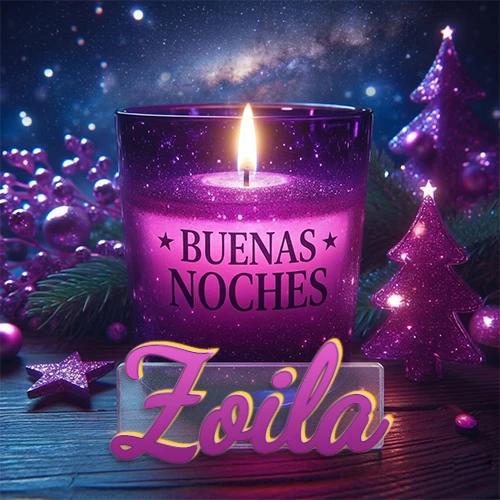 Vela morada brillante dentro de un vaso de vidrio, con la frase 'BUENAS NOCHES', rodeada de adornos festivos brillantes y pequeños árboles de Navidad bajo un cielo nocturno estrellado. El nombre aparece en un marco de vidrio transparente rectangular debajo del vaso. Nombre personalizado: Zoila.