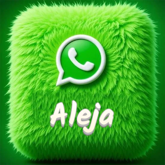 Cubo gigante cubierto de suave pelaje verde con el logotipo blanco de WhatsApp en 3D incrustado. Nombre en blanco suave que sigue la textura del pelaje en la parte inferior. Diseño con el nombre Aleja.