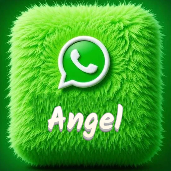 Cubo gigante cubierto de suave pelaje verde con el logotipo blanco de WhatsApp en 3D incrustado. Nombre en blanco suave que sigue la textura del pelaje en la parte inferior. Diseño con el nombre Angel.