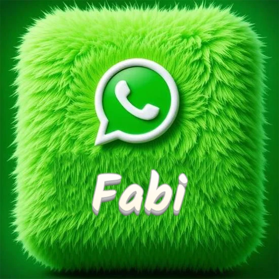 Cubo gigante cubierto de suave pelaje verde con el logotipo blanco de WhatsApp en 3D incrustado. Nombre en blanco suave que sigue la textura del pelaje en la parte inferior. Diseño con el nombre Fabi.