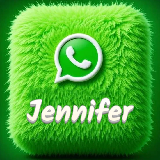 Cubo gigante cubierto de suave pelaje verde con el logotipo blanco de WhatsApp en 3D incrustado. Nombre en blanco suave que sigue la textura del pelaje en la parte inferior. Diseño con el nombre Jennifer.