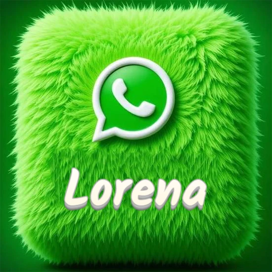 Cubo gigante cubierto de suave pelaje verde con el logotipo blanco de WhatsApp en 3D incrustado. Nombre en blanco suave que sigue la textura del pelaje en la parte inferior. Diseño con el nombre Lorena.