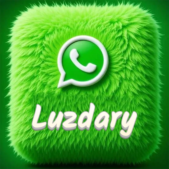 Cubo gigante cubierto de suave pelaje verde con el logotipo blanco de WhatsApp en 3D incrustado. Nombre en blanco suave que sigue la textura del pelaje en la parte inferior. Diseño con el nombre Luzdary.