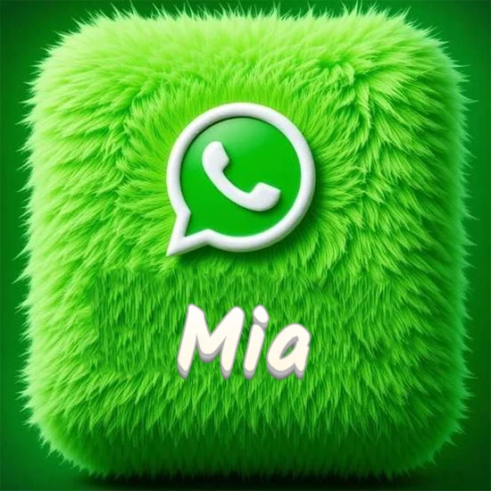 Cubo gigante cubierto de suave pelaje verde con el logotipo blanco de WhatsApp en 3D incrustado. Nombre en blanco suave que sigue la textura del pelaje en la parte inferior. Diseño con el nombre Mia.