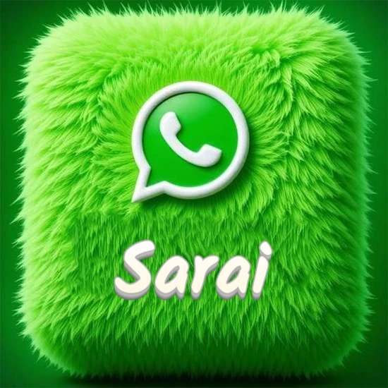 Cubo gigante cubierto de suave pelaje verde con el logotipo blanco de WhatsApp en 3D incrustado. Nombre en blanco suave que sigue la textura del pelaje en la parte inferior. Diseño con el nombre Sarai. Cubo gigante cubierto de suave pelaje verde con el logotipo blanco de WhatsApp en 3D incrustado. Nombre en blanco suave que sigue la textura del pelaje en la parte inferior. Diseño con el nombre Sarai.