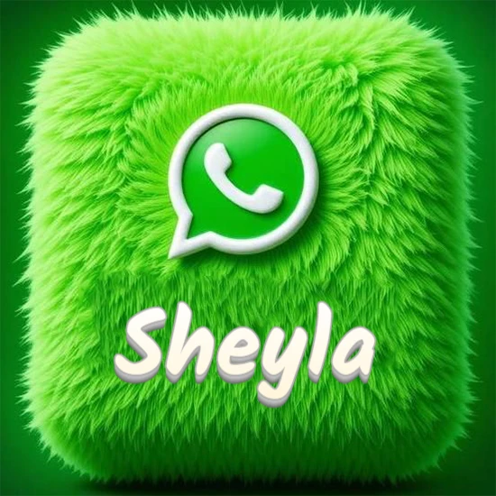 Cubo gigante cubierto de suave pelaje verde con el logotipo blanco de WhatsApp en 3D incrustado. Nombre en blanco suave que sigue la textura del pelaje en la parte inferior. Diseño con el nombre Sheyla.