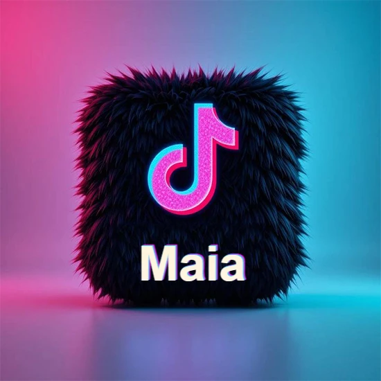 Cubo de pelaje negro oscuro con logotipo brillante de TikTok en fucsia y turquesa. Fondo degradado rosa y azul. Nombre destacado en blanco brillante en la base. Diseño con el nombre Maia.