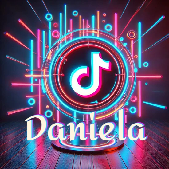 Escenario vibrante iluminado con luces de neón rojas y azules. Círculo de luz central con logotipo de TikTok. Nombre en una base circular iluminada sobre el suelo de madera. Diseño con el nombre Daniela.
