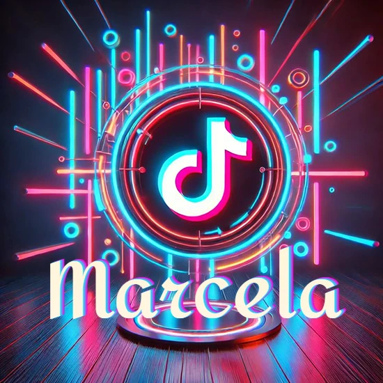 Escenario vibrante iluminado con luces de neón rojas y azules. Círculo de luz central con logotipo de TikTok. Nombre en una base circular iluminada sobre el suelo de madera. Diseño con el nombre Marcela.