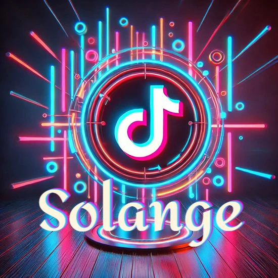 Escenario vibrante iluminado con luces de neón rojas y azules. Círculo de luz central con logotipo de TikTok. Nombre en una base circular iluminada sobre el suelo de madera. Diseño con el nombre Solange.