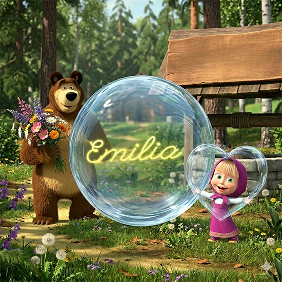Bosque verde soleado. Gran oso de dibujos animados con corbata y flores coloridas, pozo de madera antiguo detrás. Bola de cristal transparente frente al pozo mostrando el nombre Emilia en texto amarillo suave.