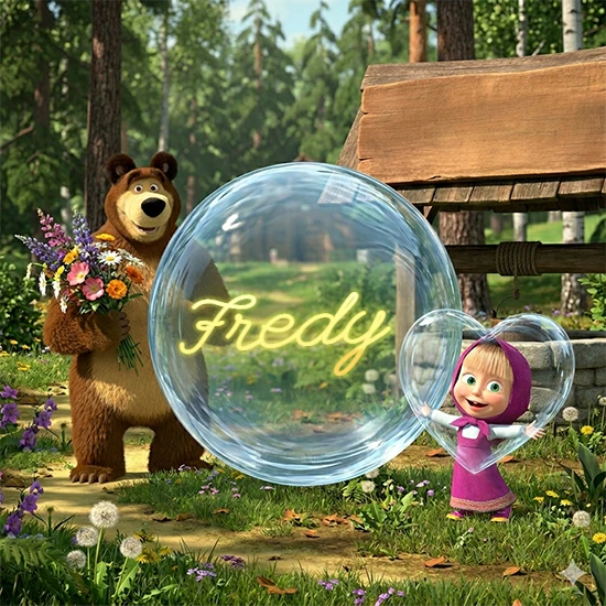 Bosque verde soleado. Gran oso de dibujos animados con corbata y flores coloridas, pozo de madera antiguo detrás. Bola de cristal transparente frente al pozo mostrando el nombre Fredy en texto amarillo suave. Bosque verde soleado. Gran oso de dibujos animados con corbata y flores coloridas, pozo de madera antiguo detrás. Bola de cristal transparente frente al pozo mostrando el nombre Fredy en texto amarillo suave.