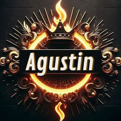 Panel artístico circular con una llama dorada y una corona negra en el centro, rodeado de ornamentos espirales dorados entrelazados que emanan una luz cálida sobre un fondo de muro de piedra oscura. El nombre Agustin está escrito en blanco destacado dentro de un rectángulo negro horizontal que cruza la mitad del diseño circular.