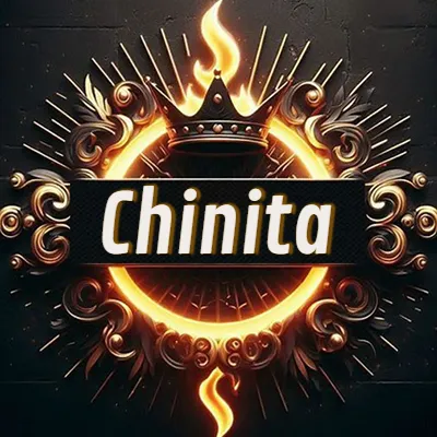 Diseño circular real con adornos dorados, llama de fuego detrás de una corona negra pequeña y nombre en blanco. - Chinita