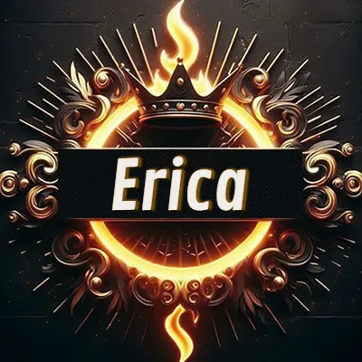 Diseño circular real con adornos dorados, llama de fuego detrás de una corona negra pequeña y nombre en blanco. - Erica