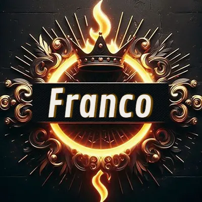 Diseño circular real con adornos dorados, llama de fuego detrás de una corona negra pequeña y nombre en blanco. - Franco