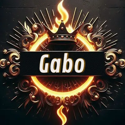 Diseño circular real con adornos dorados, llama de fuego detrás de una corona negra pequeña y nombre en blanco. - Gabo Diseño circular real con adornos dorados, llama de fuego detrás de una corona negra pequeña y nombre en blanco. - Gabo