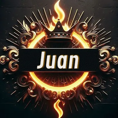 Panel artístico circular con una llama dorada y una corona negra en el centro, rodeado de ornamentos espirales dorados entrelazados que emanan una luz cálida sobre un fondo de muro de piedra oscura. El nombre Juan está escrito en blanco destacado dentro de un rectángulo negro horizontal que cruza la mitad del diseño circular.