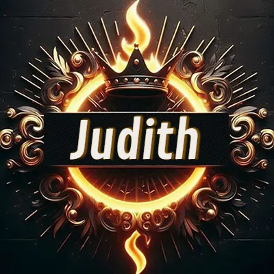 Diseño circular real con adornos dorados, llama de fuego detrás de una corona negra pequeña y nombre en blanco. - Judith Diseño circular real con adornos dorados, llama de fuego detrás de una corona negra pequeña y nombre en blanco. - Judith