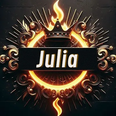 Diseño circular real con adornos dorados, llama de fuego detrás de una corona negra pequeña y nombre en blanco. - Julia Diseño circular real con adornos dorados, llama de fuego detrás de una corona negra pequeña y nombre en blanco. - Julia