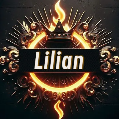 Diseño circular real con adornos dorados, llama de fuego detrás de una corona negra pequeña y nombre en blanco. - Lilian