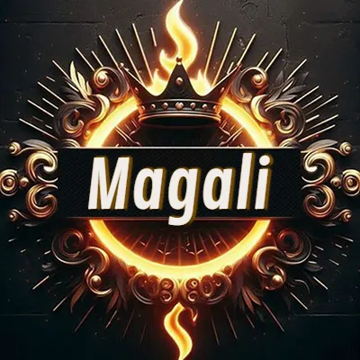 Diseño circular real con adornos dorados, llama de fuego detrás de una corona negra pequeña y nombre en blanco. - Magali