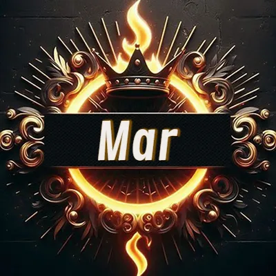 Panel artístico circular con una llama dorada y una corona negra en el centro, rodeado de ornamentos espirales dorados entrelazados que emanan una luz cálida sobre un fondo de muro de piedra oscura. El nombre Mar está escrito en blanco destacado dentro de un rectángulo negro horizontal que cruza la mitad del diseño circular.