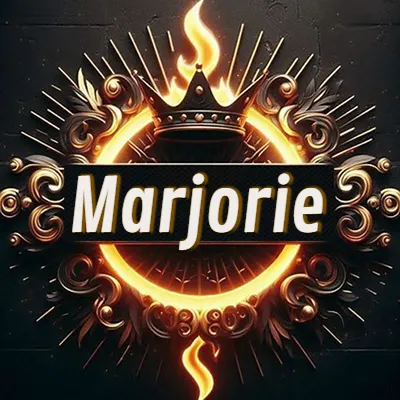Diseño circular real con adornos dorados, llama de fuego detrás de una corona negra pequeña y nombre en blanco. - Marjorie