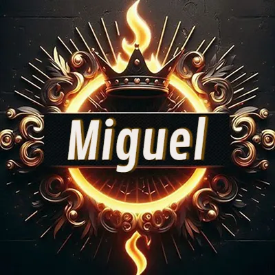 Diseño circular real con adornos dorados, llama de fuego detrás de una corona negra pequeña y nombre en blanco. - Miguel