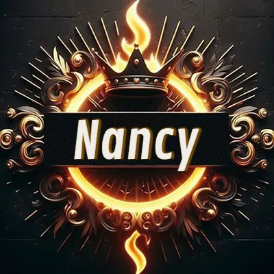 Diseño circular real con adornos dorados, llama de fuego detrás de una corona negra pequeña y nombre en blanco. - Nancy Diseño circular real con adornos dorados, llama de fuego detrás de una corona negra pequeña y nombre en blanco. - Nancy