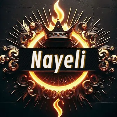 Diseño circular real con adornos dorados, llama de fuego detrás de una corona negra pequeña y nombre en blanco. - Nayeli