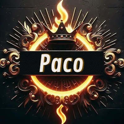 Diseño circular real con adornos dorados, llama de fuego detrás de una corona negra pequeña y nombre en blanco. - Paco