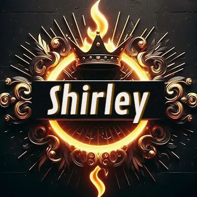 Diseño circular real con adornos dorados, llama de fuego detrás de una corona negra pequeña y nombre en blanco. - Shirley