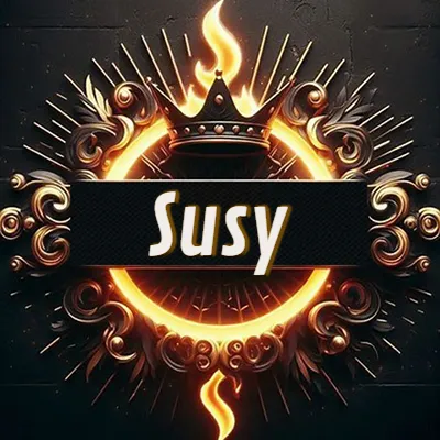 Diseño circular real con adornos dorados, llama de fuego detrás de una corona negra pequeña y nombre en blanco. - Susy