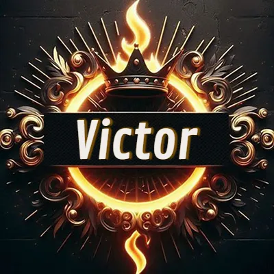 Panel artístico circular con una llama dorada y una corona negra en el centro, rodeado de ornamentos espirales dorados entrelazados que emanan una luz cálida sobre un fondo de muro de piedra oscura. El nombre Victor está escrito en blanco destacado dentro de un rectángulo negro horizontal que cruza la mitad del diseño circular.