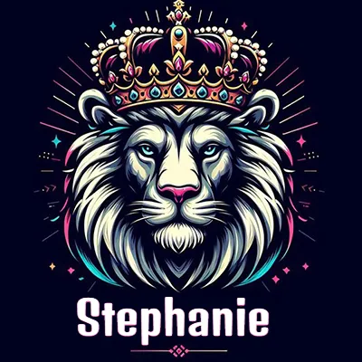 Dibujo majestuoso de león con corona enjoyada, rayos de luz detrás y nombre en la parte inferior. - Stephanie