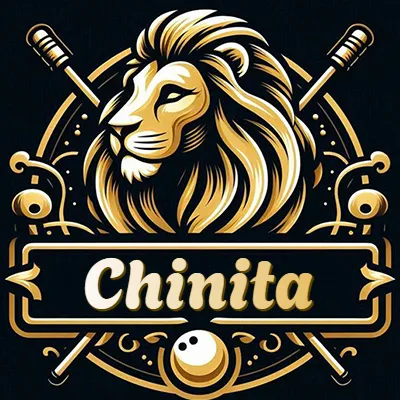 Logo clásico de cabeza de león en oro mate dentro de marco circular, nombre en rectángulo dorado. - Chinita