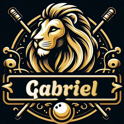 Logo clásico de cabeza de león en oro mate dentro de marco circular, nombre en rectángulo dorado. - Gabriel Logo clásico de cabeza de león en oro mate dentro de marco circular, nombre en rectángulo dorado. - Gabriel